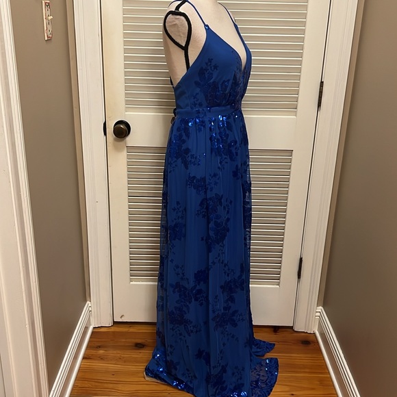 Lulus Captivating Essence Blue Sequin Backless Maxi Dress, Size Medium, NWT - Picture 12 of 17